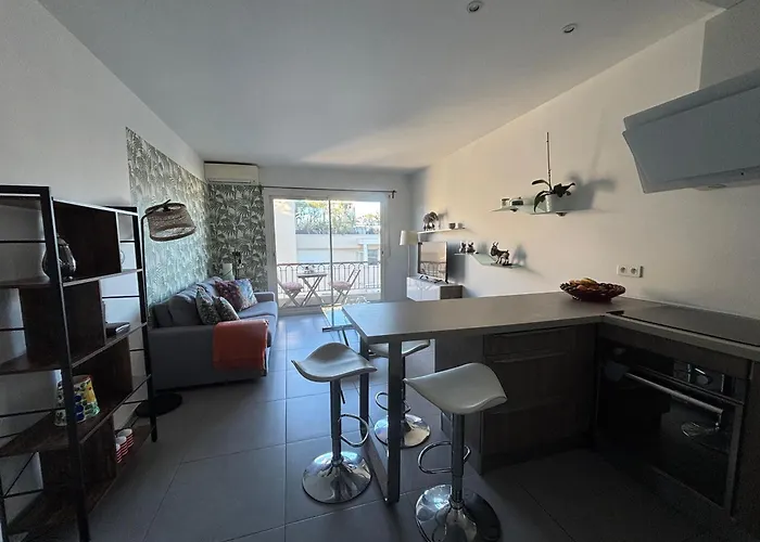 Sea View Walking Distance Old Town Daire